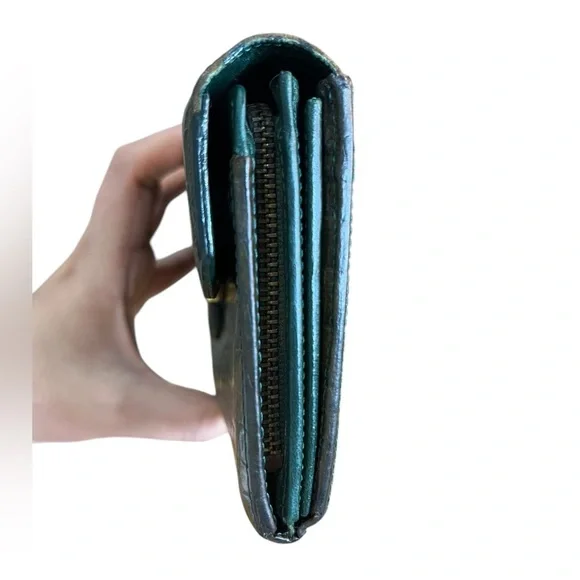 YSL Green Crocodile Snap Long Wallet - Picture 4 of 11